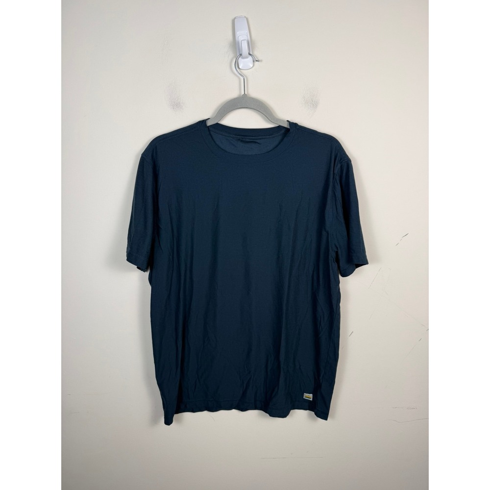 Vuori Strato Tech Tee Mens Large Dark Blue Short Sleeve Crew Neck Shirt V126